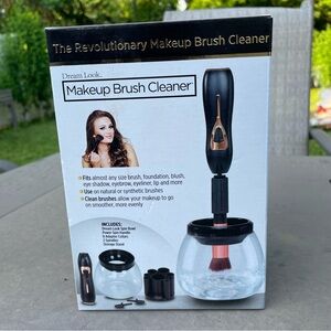 Makeup Brush Cleaner - Black